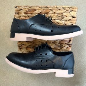 Camper black leather oxfords with ballet pink soles. Women’s size 7 US (37 EU).
